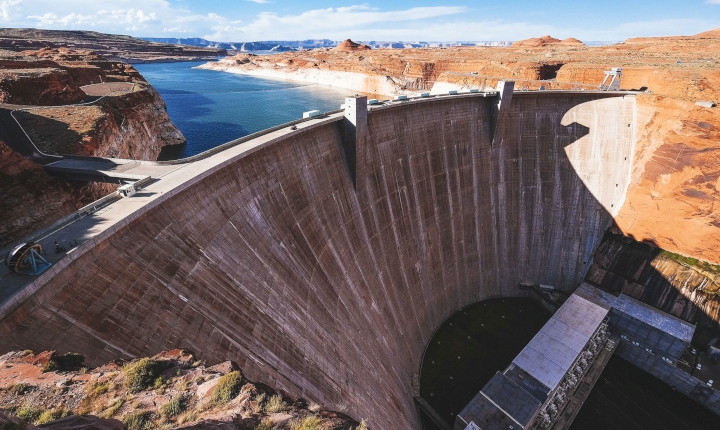 Mechanical seals for dams